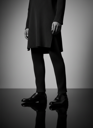 LB105-BLK-Futuristic_Issey_Miyake_Editorial_Oxford_Match_3